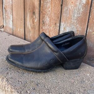 BORN Women’s Black Leather Square Toe Slip On Chunky Heel Shoe Size 8.5